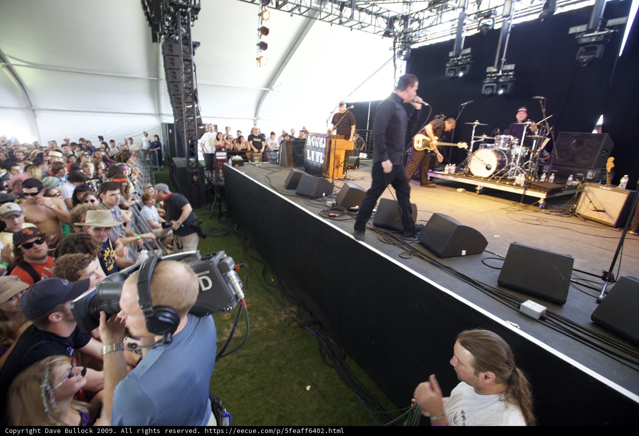 Coachella 2009: Electrifying Crowd Participation