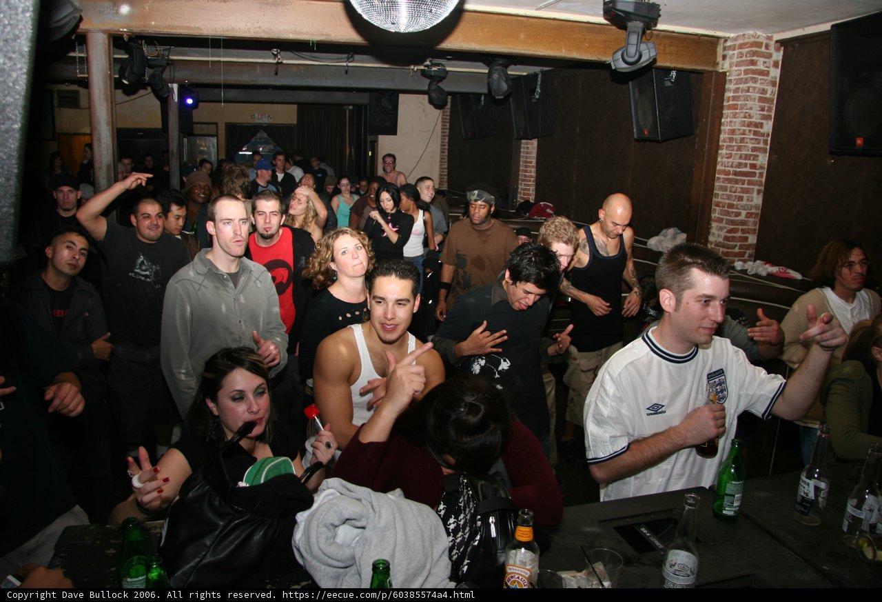 Nightlife vibes at an Urban Pub