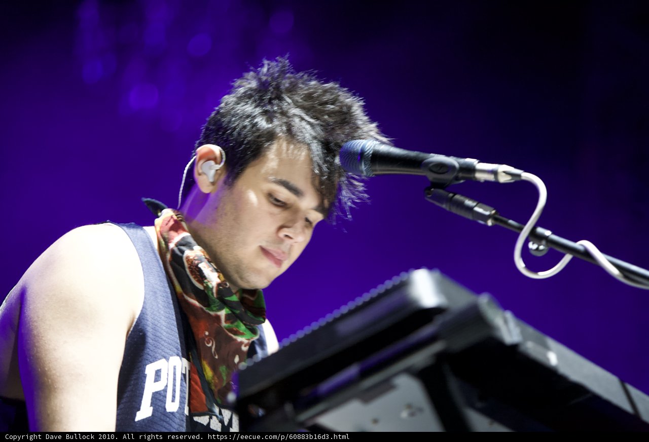 Rostam Batmanglij Tickles The Ivories at Cochella 2010