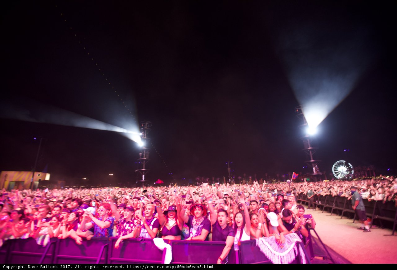 Lights, Crowd, Action!