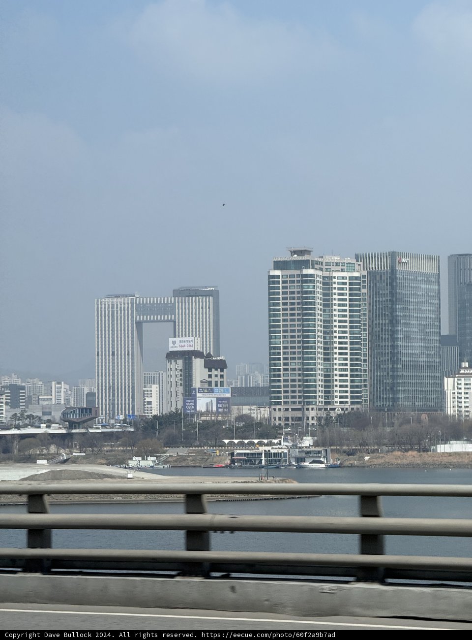 The Metropolitan Artistry: Seoul's Skyline from the Bridge