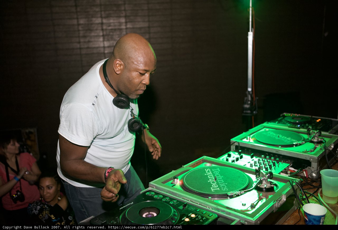 Groovy Beats with the Entertainer in White