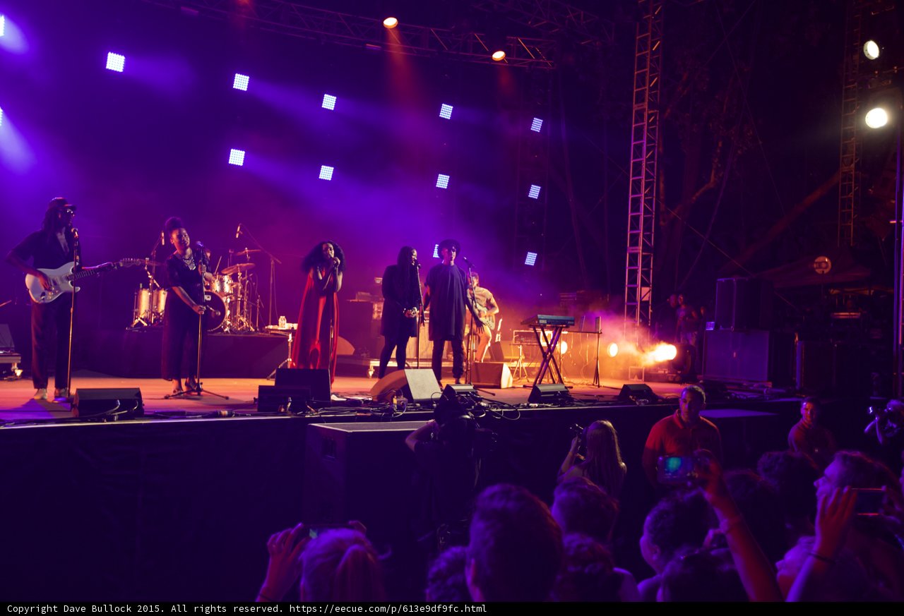 Solange Set Finale Wide Stage Band Crowd Phones LED Panels