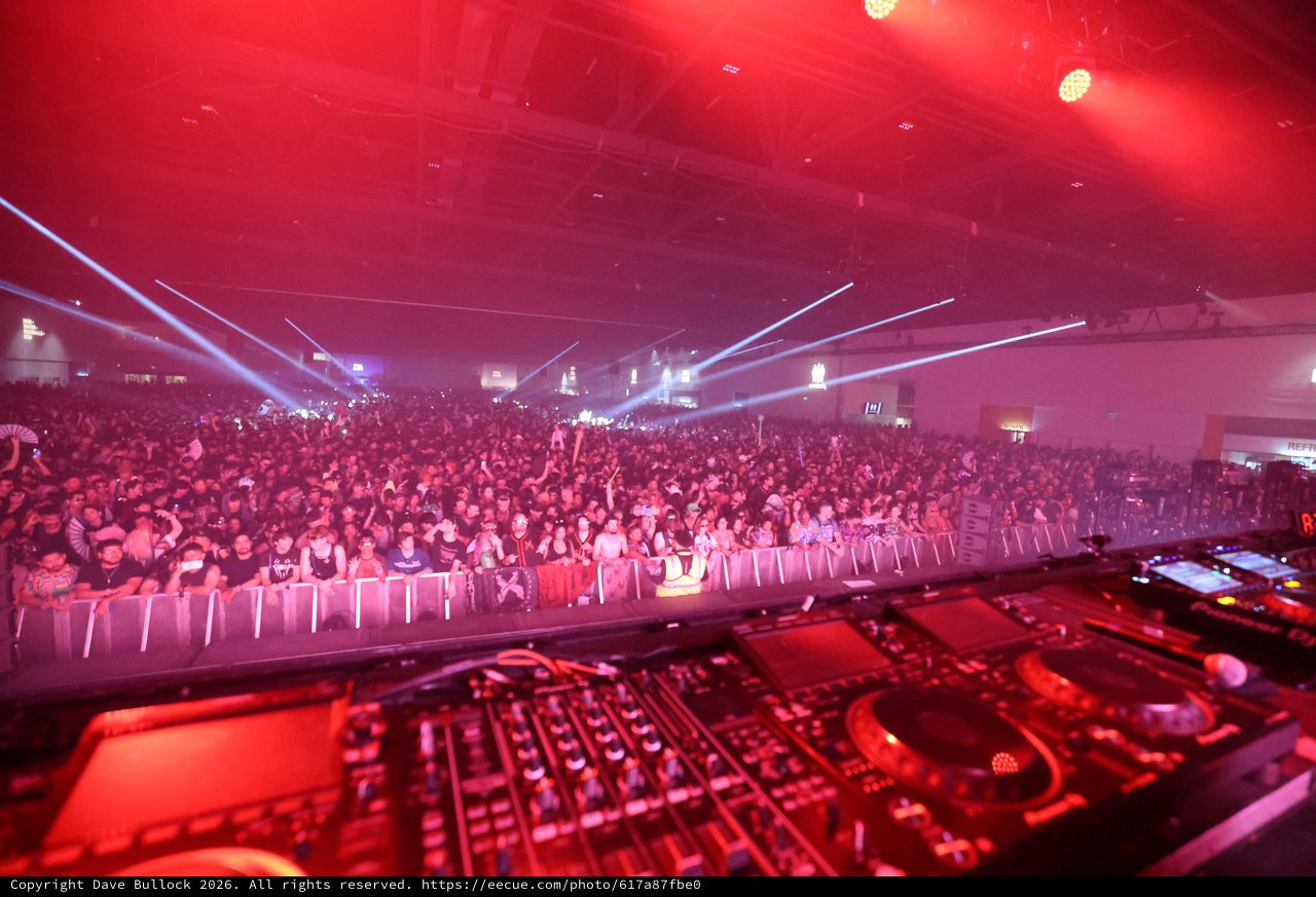 Massive Crowd Electrified at Wobbleland 2026 Festival