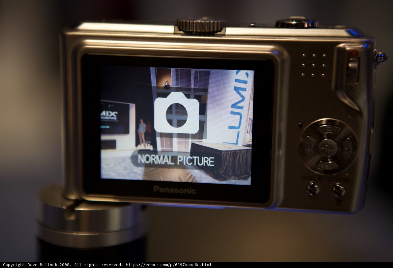 Digital Camera with Live Screen