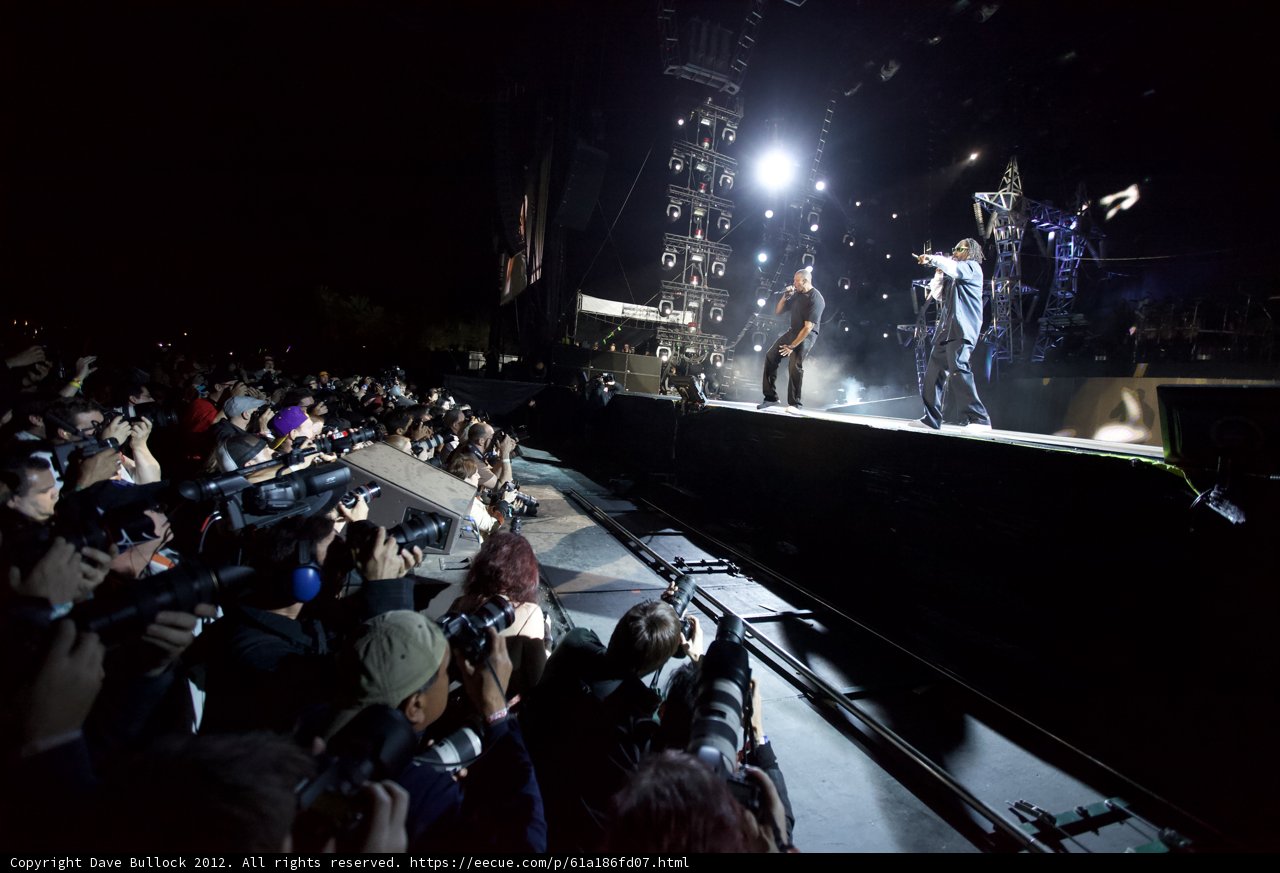 Snoop Dogg rocks the crowd at Coachella 2012