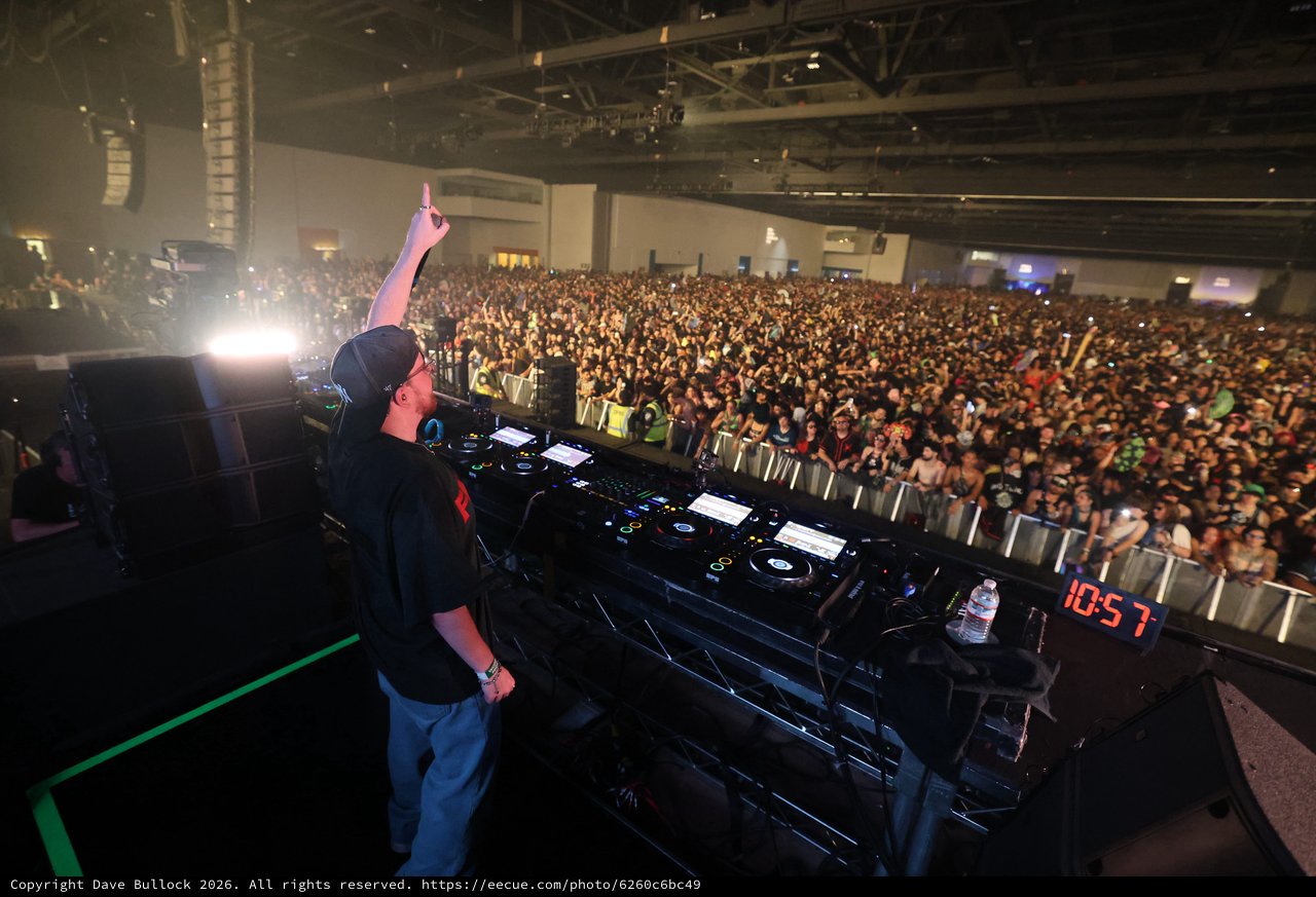 DJ Commands Massive Crowd at Wobbleland 2026