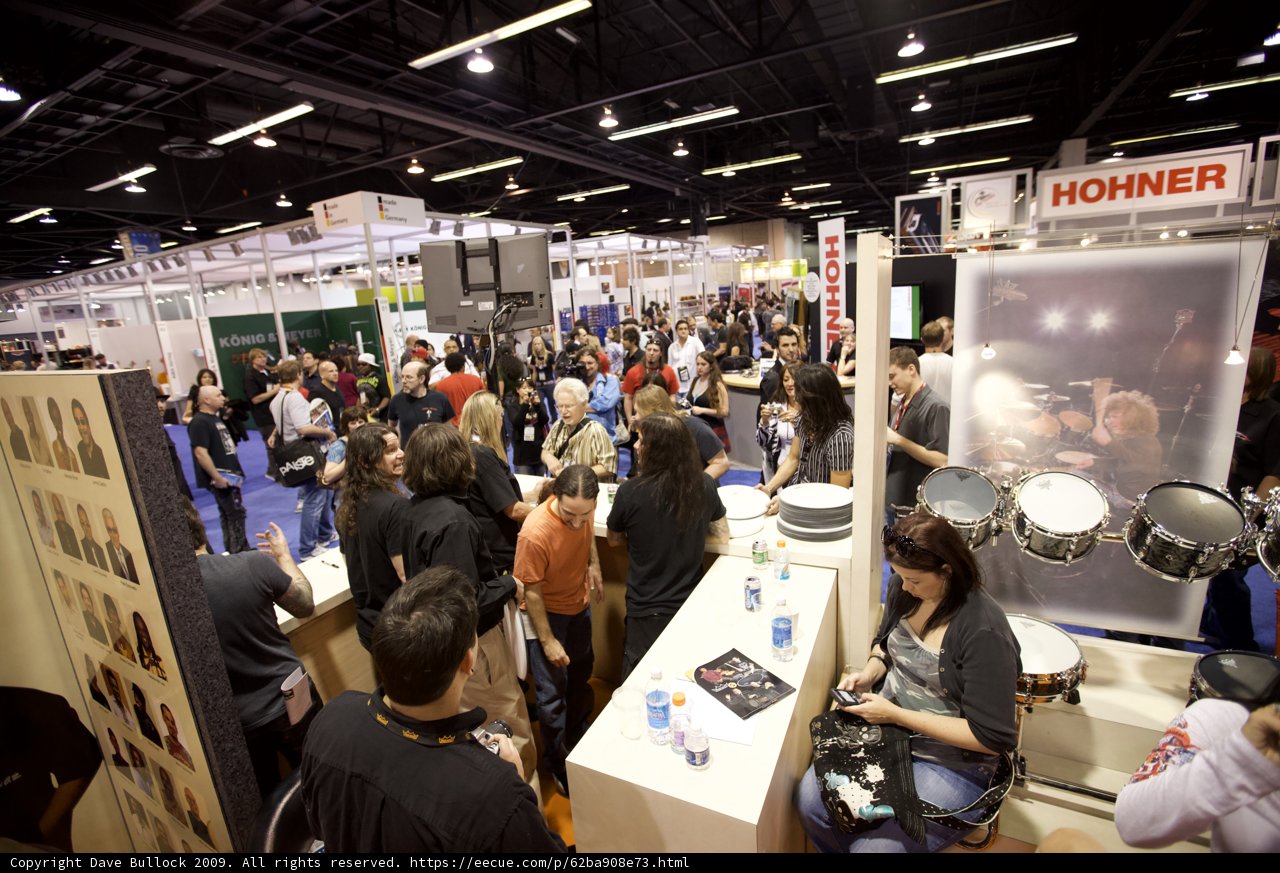 Musicians Gather at 2009 NAMM Convention