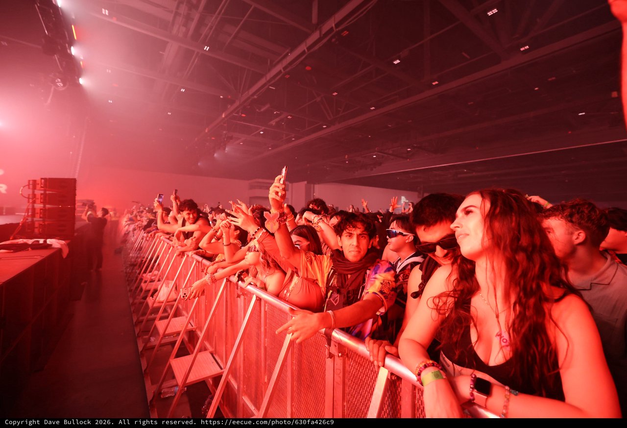 Red-Lit Crowd Surges at Wobbleland Festival 2026