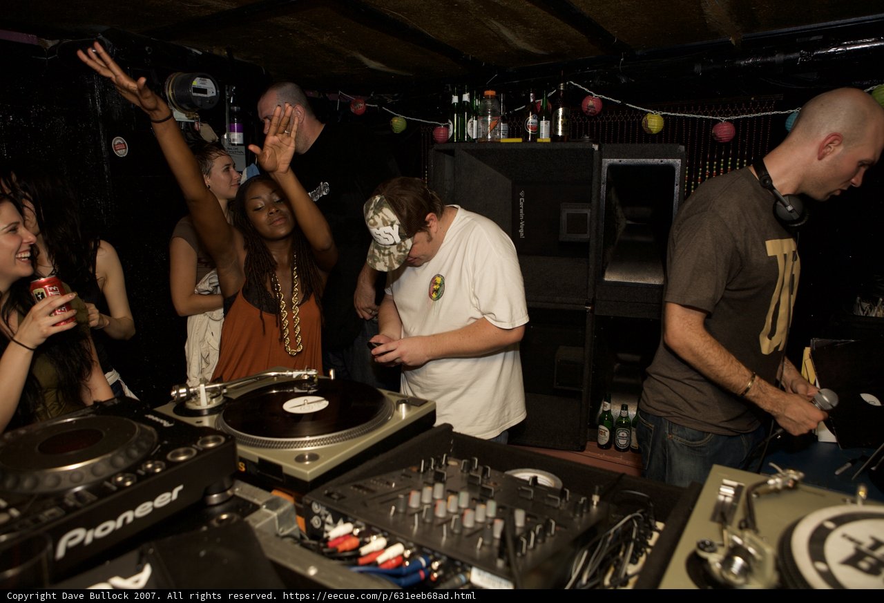 Neka B: The Ultimate Deejay Experience