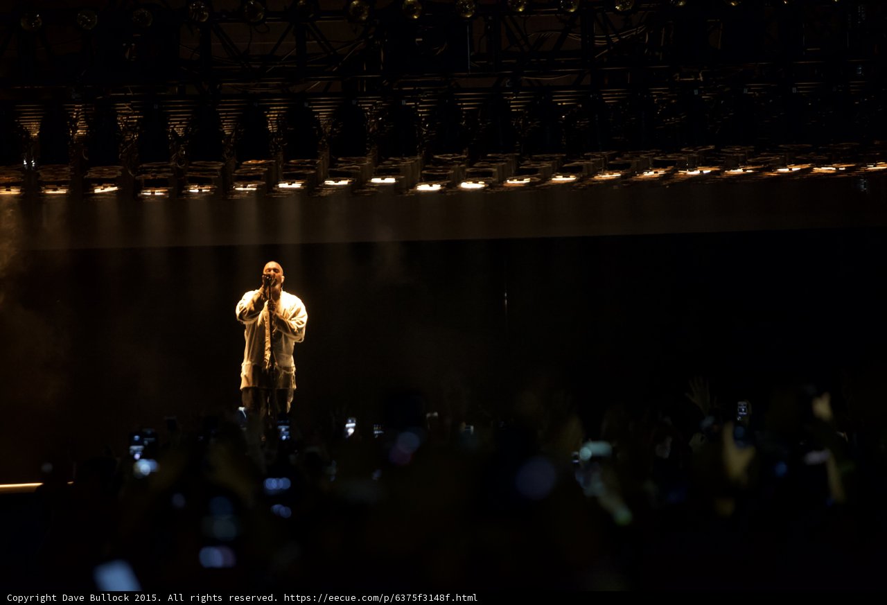 Kanye West Minimal Crowd View