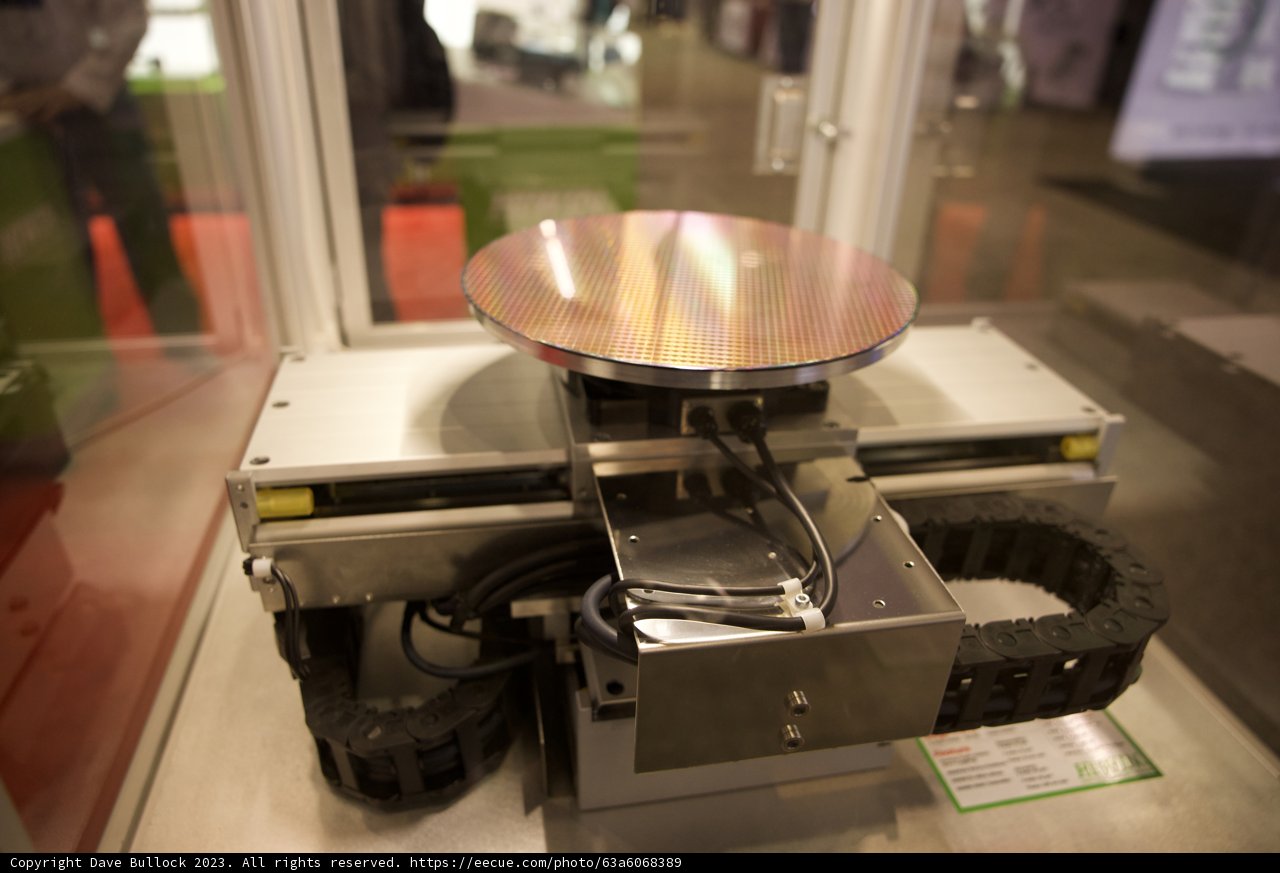 Futuristic Disk Machine at Robobusiness Expo 2023