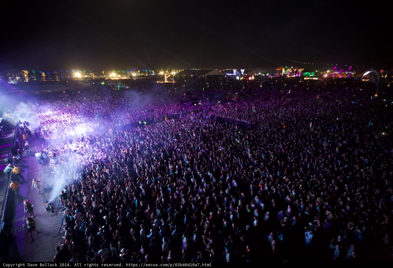 Rockin' the Desert Night: A Crowd Ignited