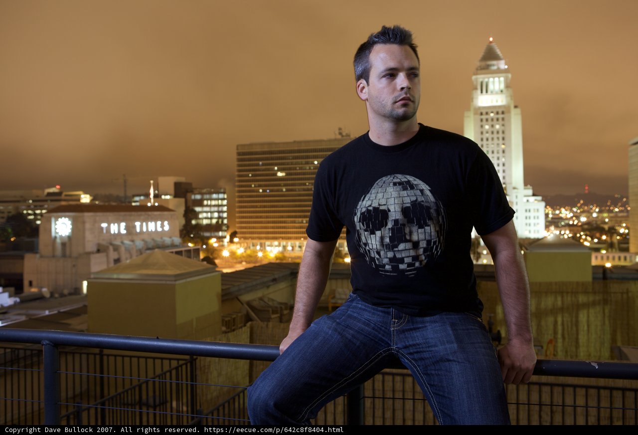 Skull T-Shirt in the City