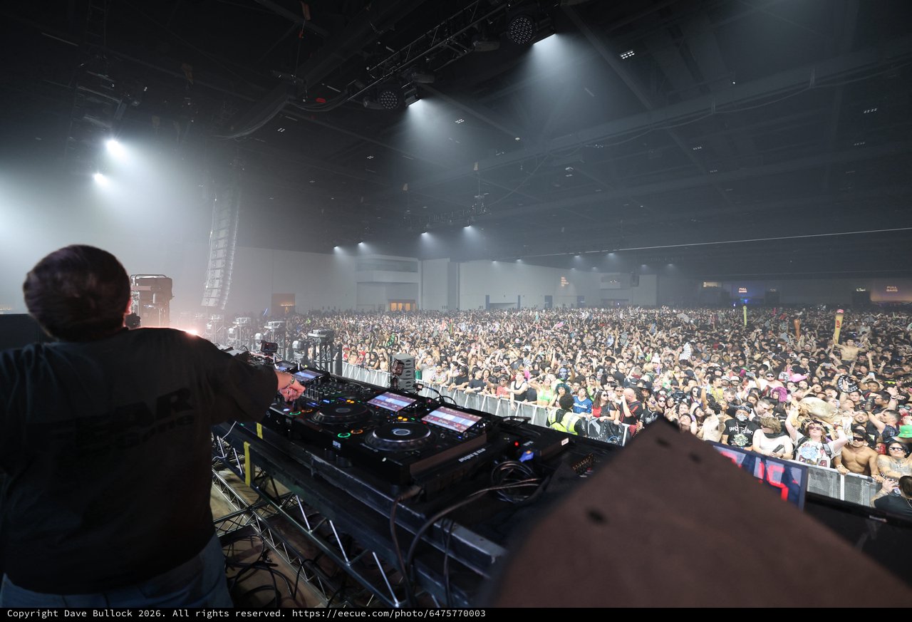 DJ Commands Massive Crowd at Wobbleland 2026