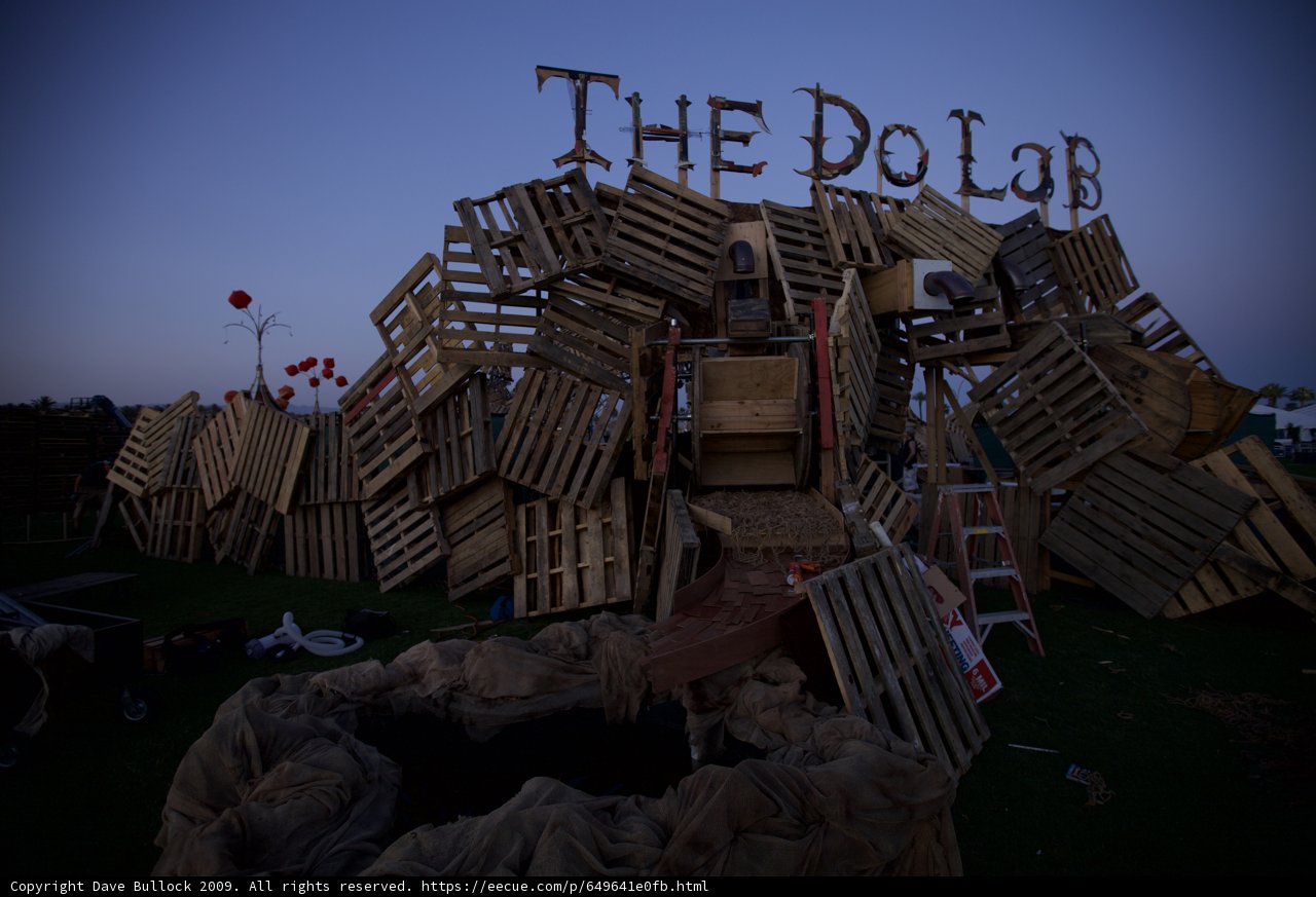 The Dolab - A Wooden Retreat in the Countryside