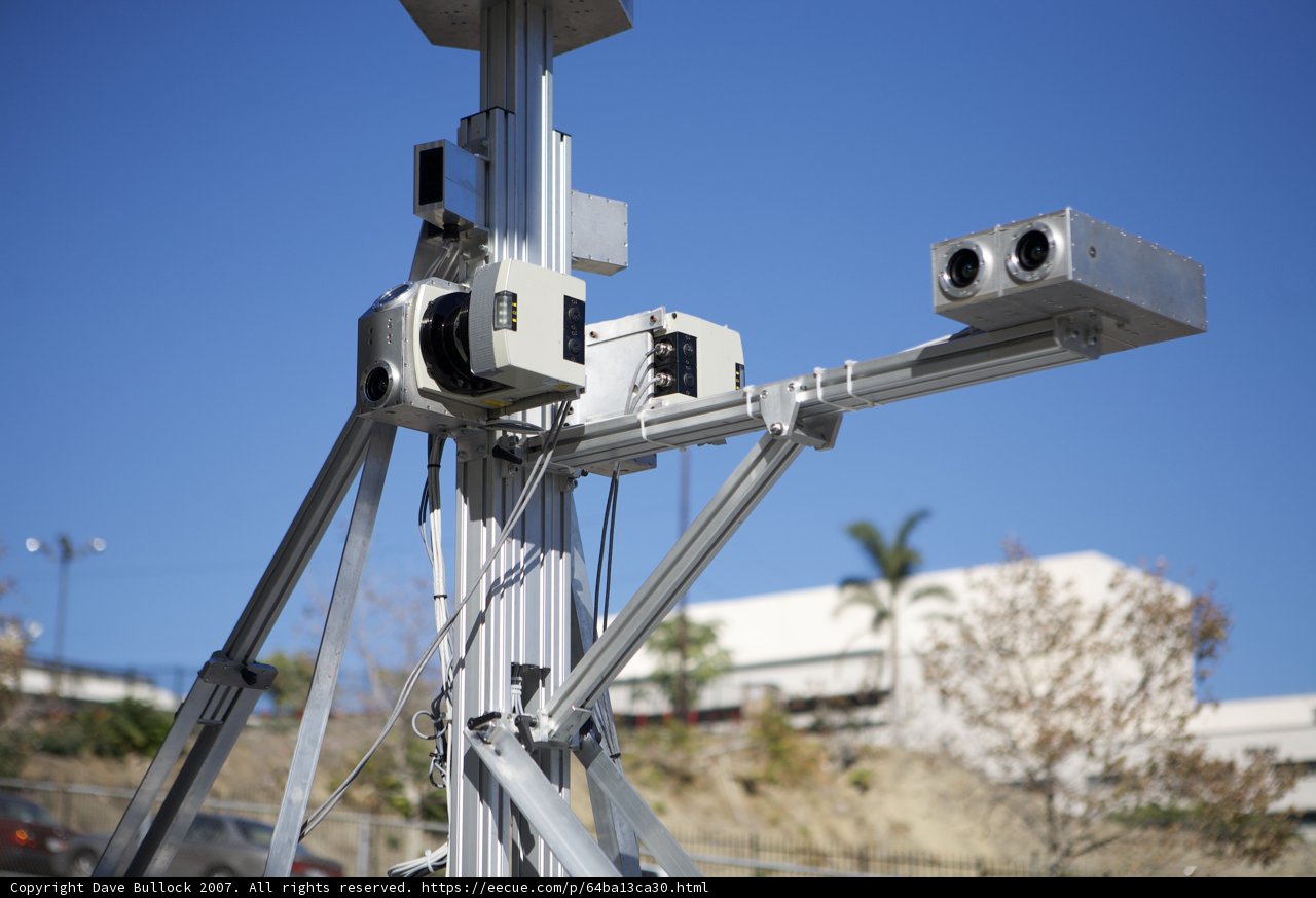 Traffic Light with Dual Cameras