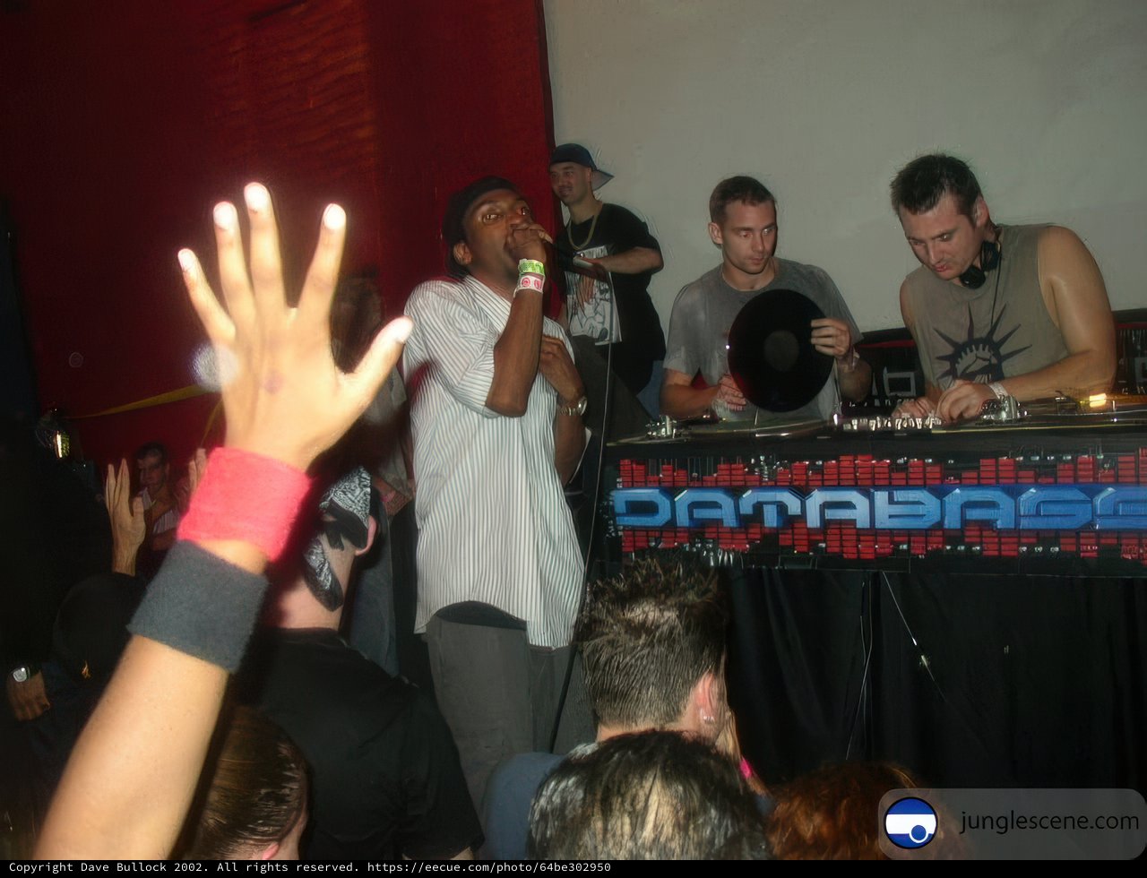 Clubgoers Get Turnt Up With Live DJ