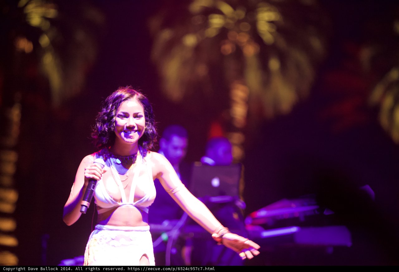 Jhené Aiko Sings Her Heart Out on Coachella Stage