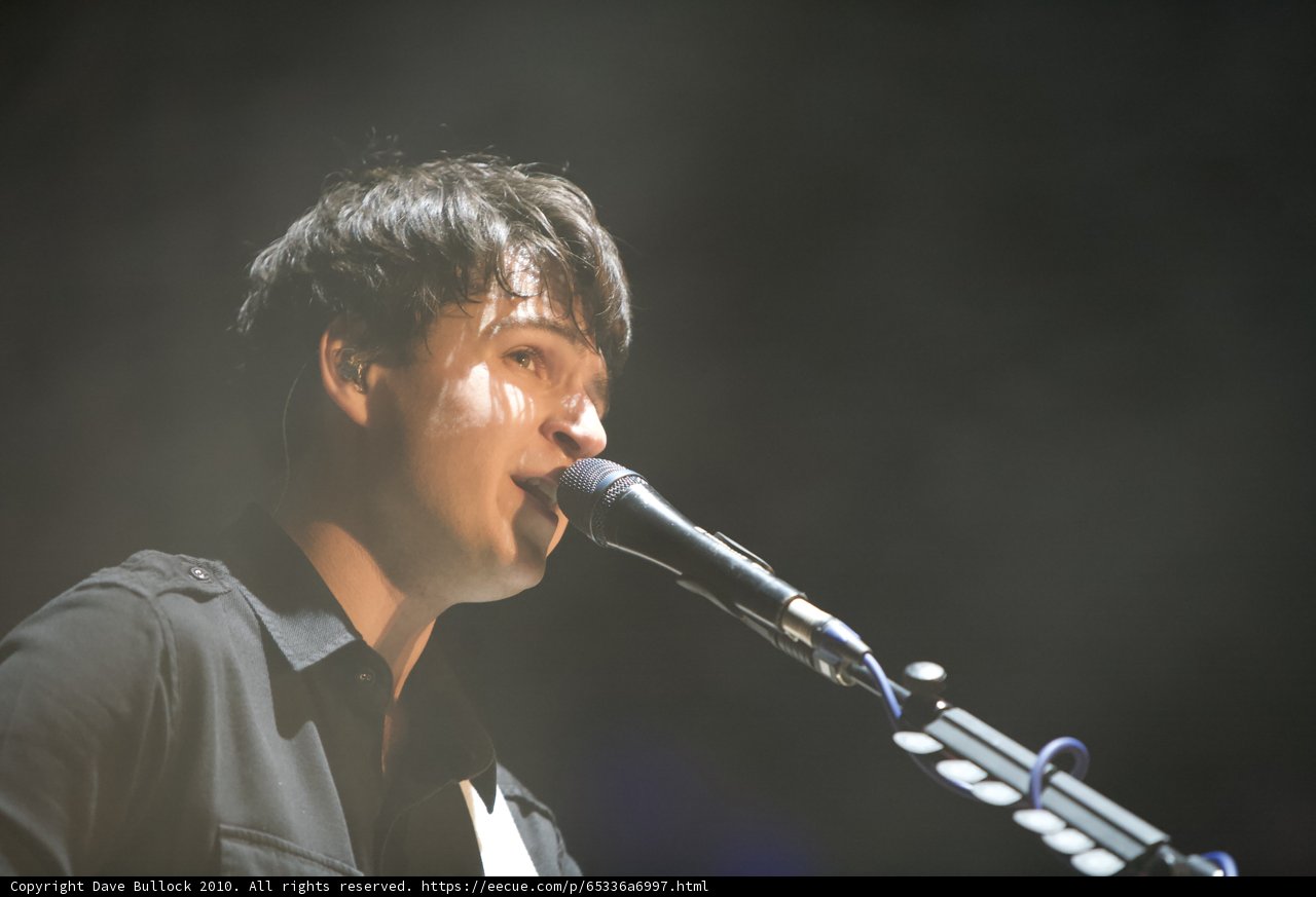 Black Shirt Singer At Coachella