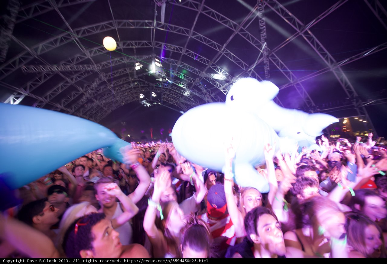 Balloon-filled Night Club