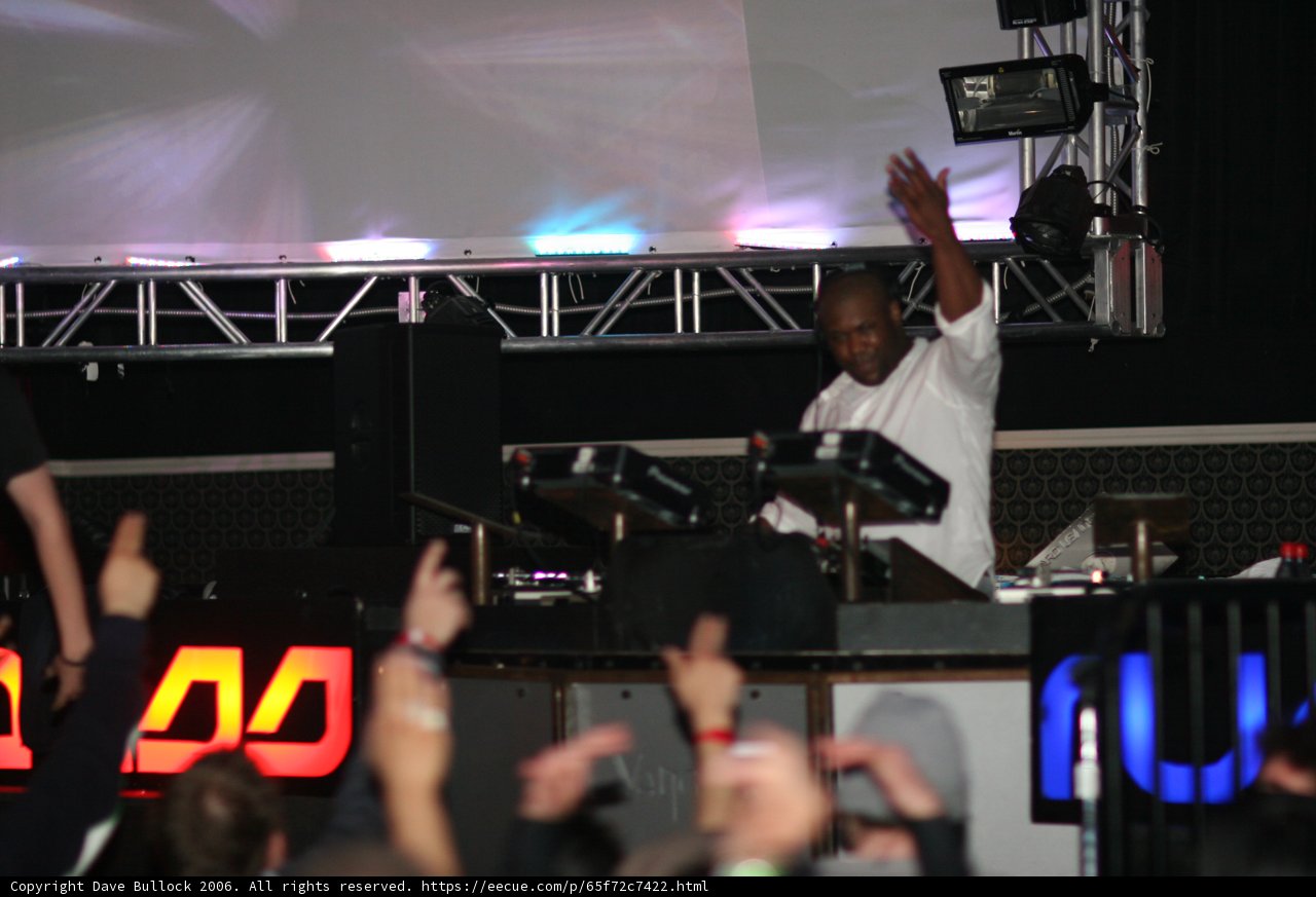 Bass Rush: Man on the DJ Table