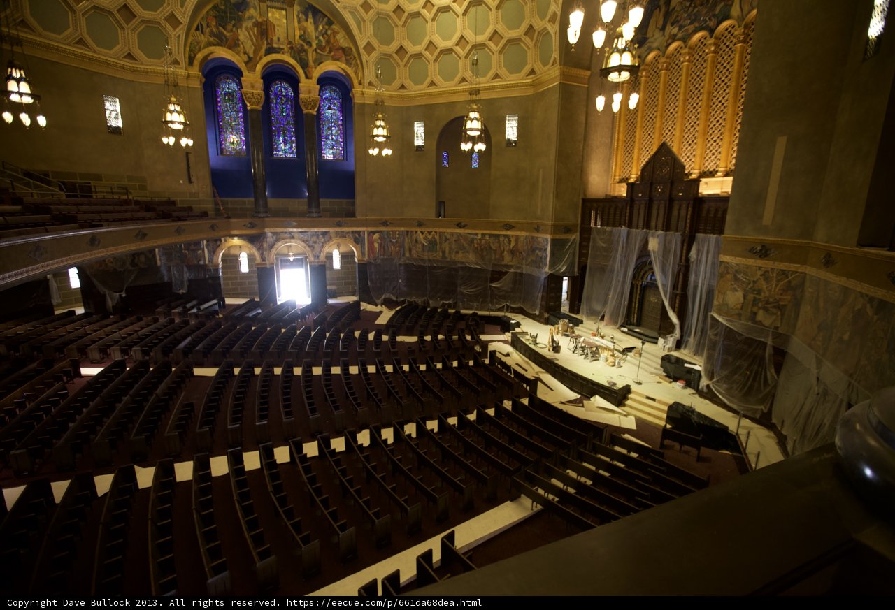 Awe-Inspiring Architecture and Performances in a Grand Church