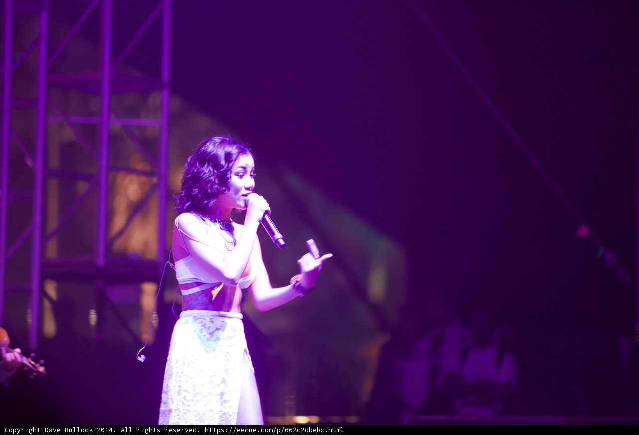 Jhené Aiko Shines on Stage at Coachella