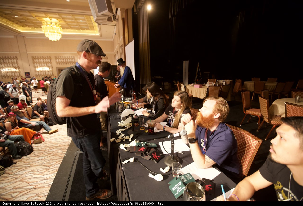 Hideki Todaka speaking at Defcon 22 table