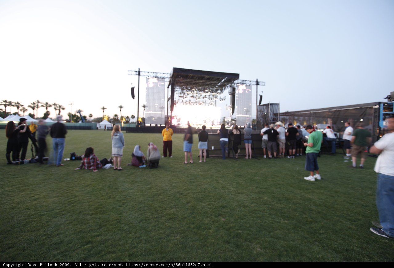 Coachella 2009 Crowd Goes Wild