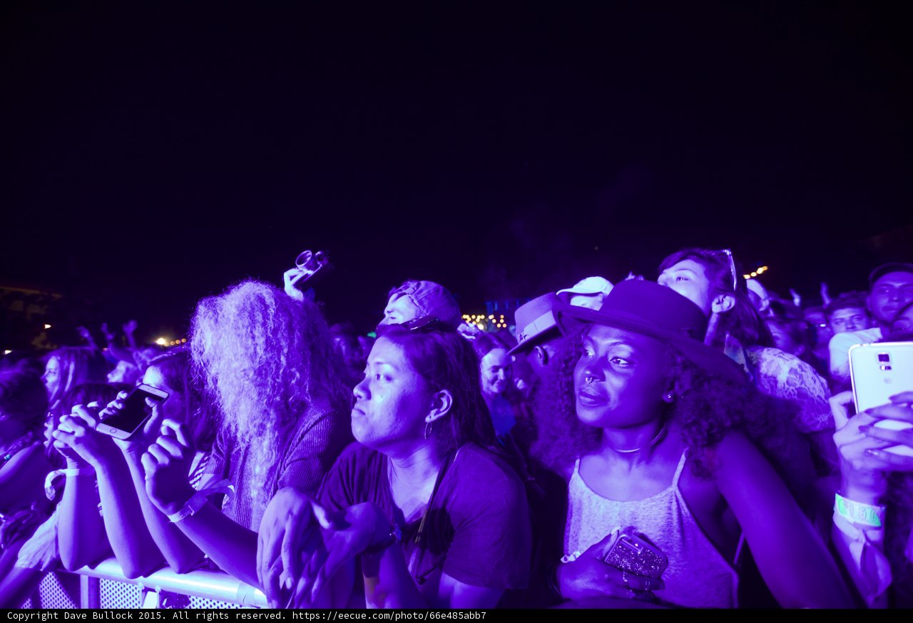 Front Row Fans Camera Hat Sparkly Phone