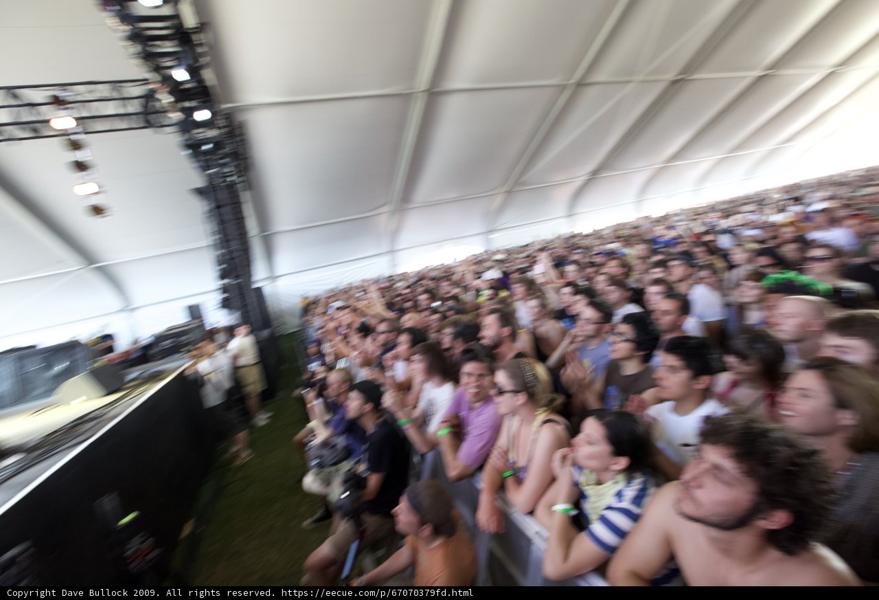 Electric Atmosphere at Coachella 2009