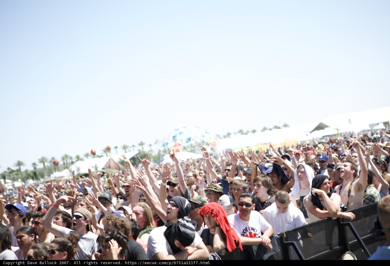 Coachella 2007: Captivating Concert Crowd