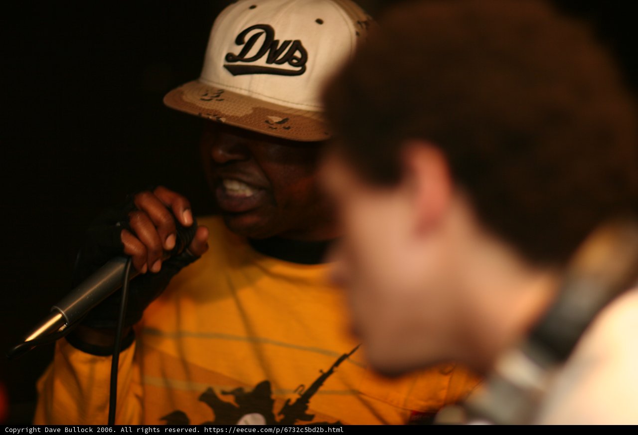 The Entertainer on the Mic