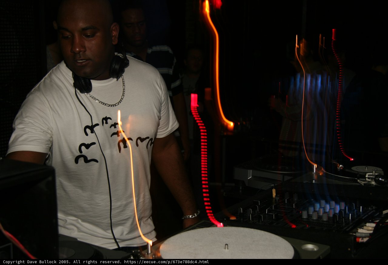 The Entertainer behind the Turntable
