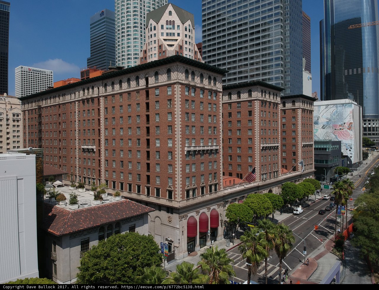 Hilton Hollywood Hotel in the Heart of LA's Metropolis