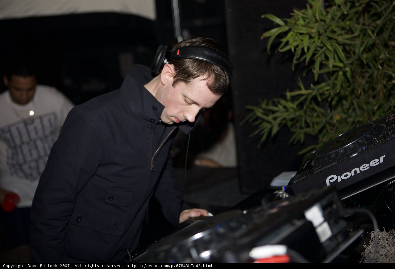 Entertainer in Black