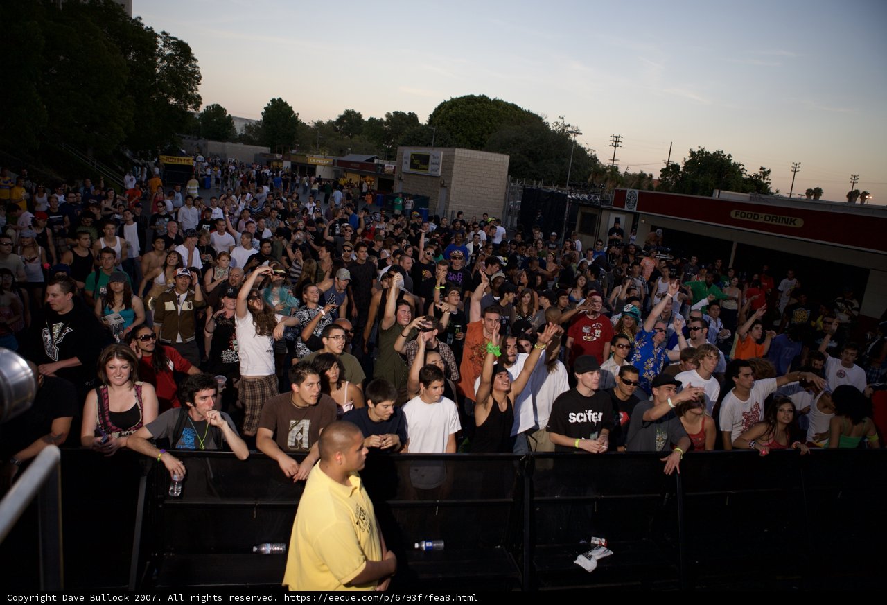 Energy in the Crowd