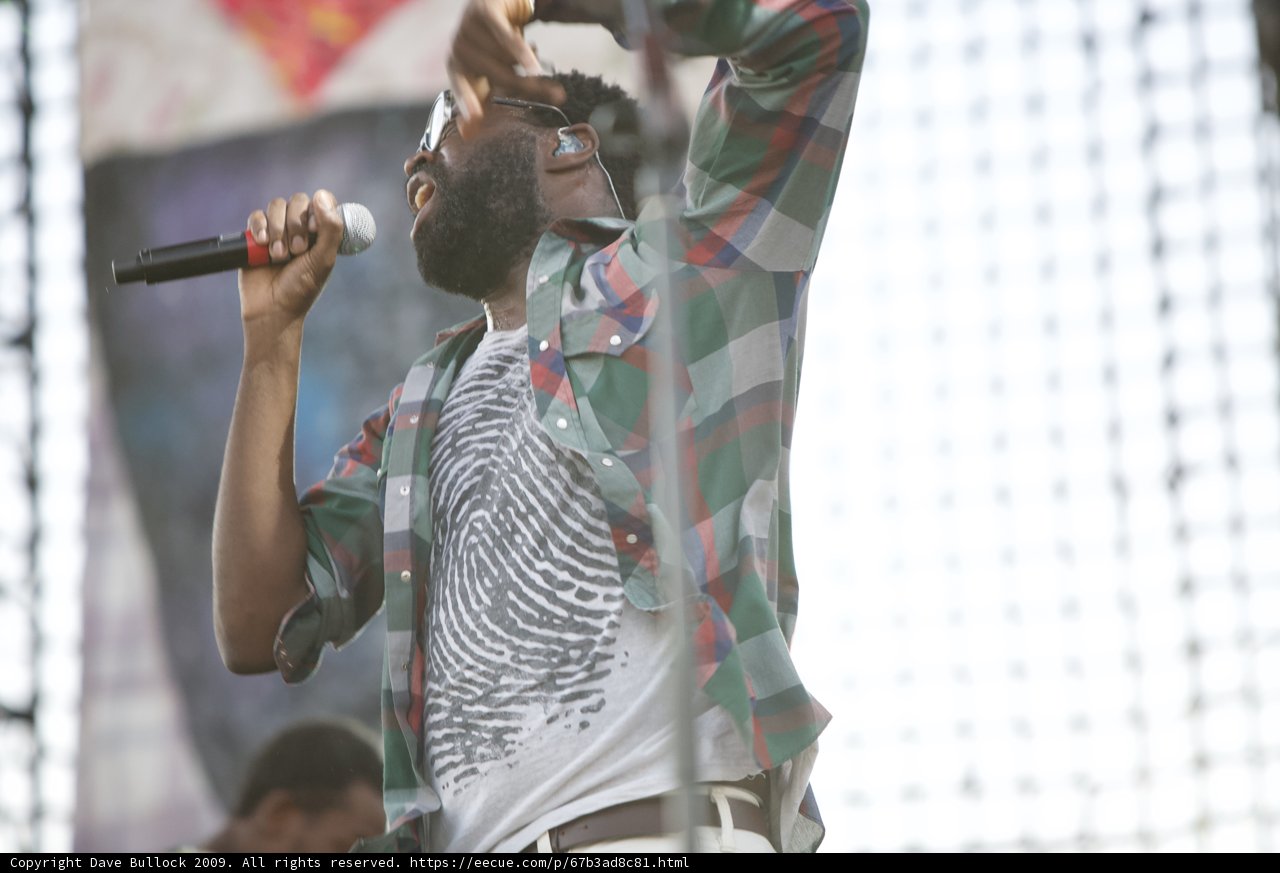 Plaid shirt performer