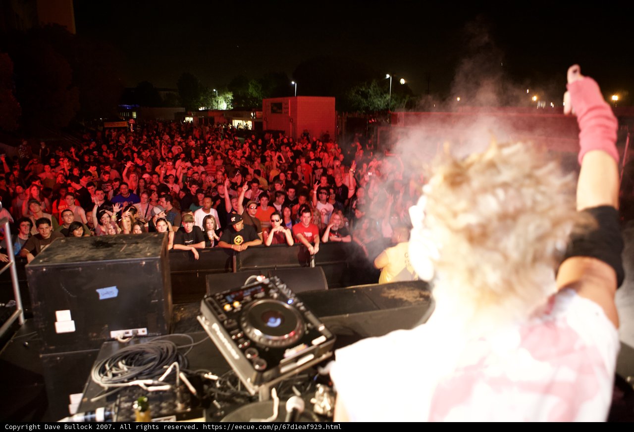 Electric Daisy Carnival: Sam Smith, Jon Reep, and Douglas Smith Enjoy an Energetic DJ Performance
