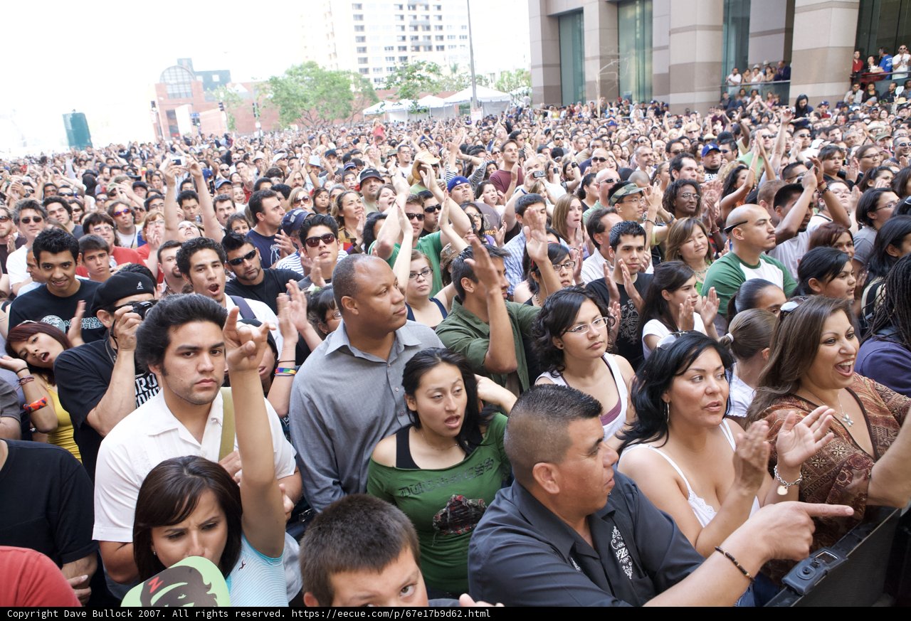 Grand Performance of Ozomatli Draws a Crowd