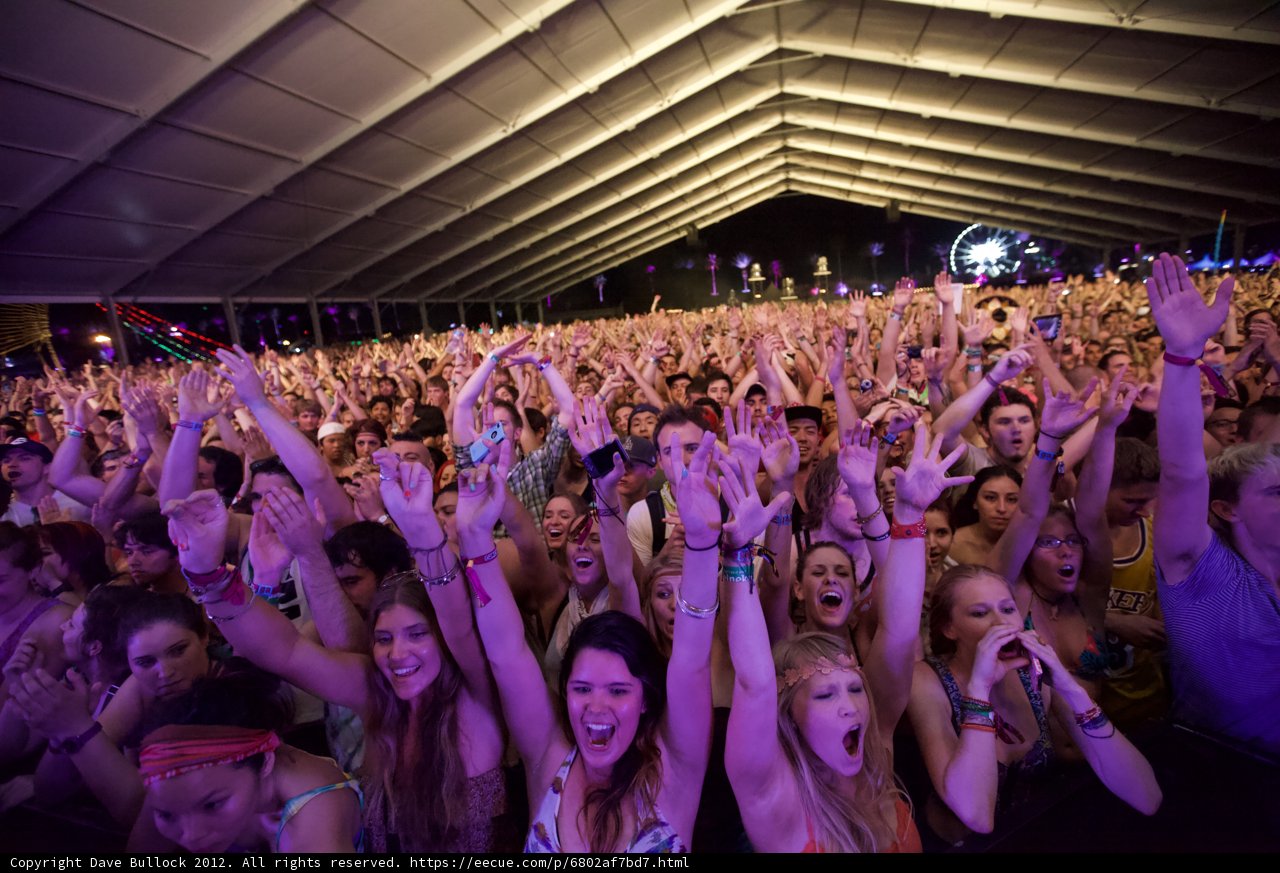 Grooving to the Nightlife beats at Coachella 2012