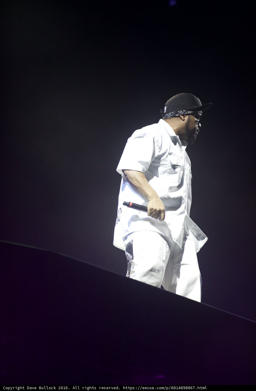 Solo Performance under the Spotlight