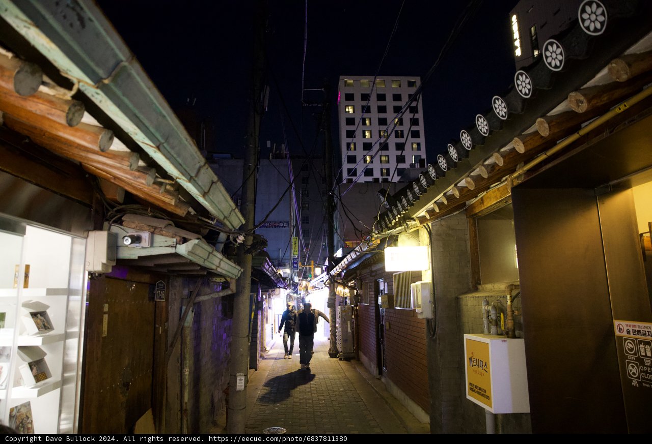Enigmatic Night in an Urban Labyrinth