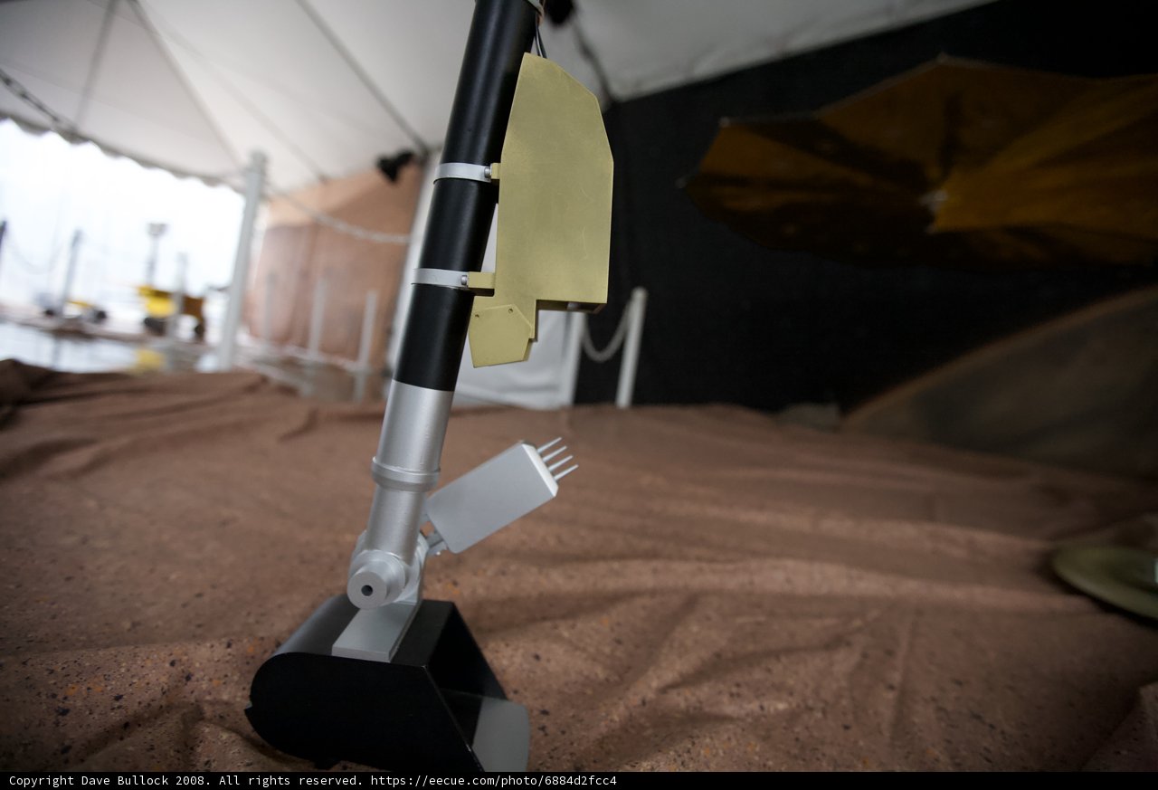 Mars Lander's Shovel with Electrical Device