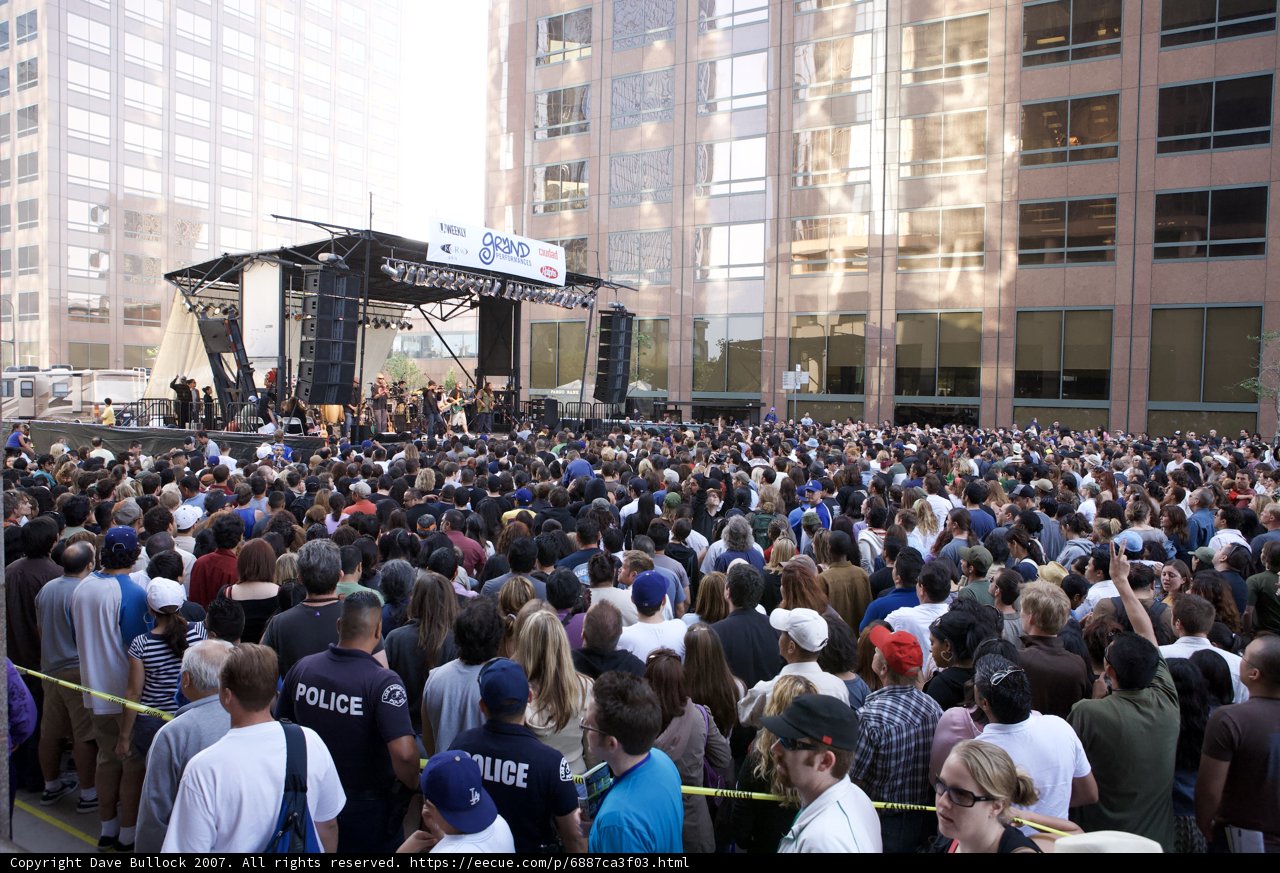 A Sea of People at the Ozomatli Concert