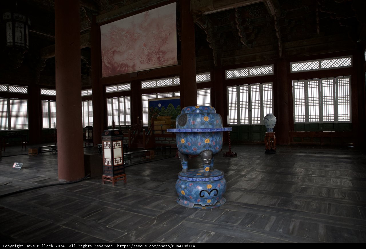 Artistic Intrigue in Korean Interior Design