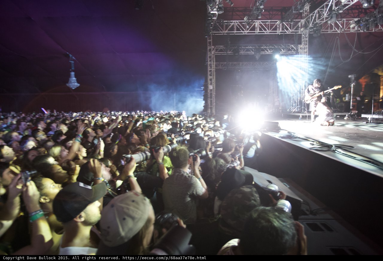 The Energy of the Crowd