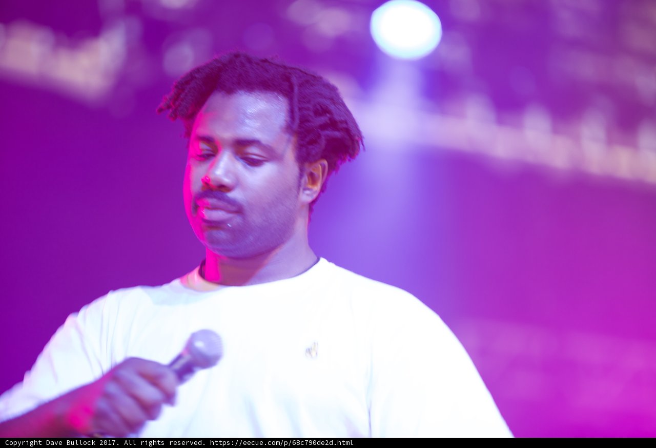 Sampha Wows Crowd with Electrifying Solo Performance