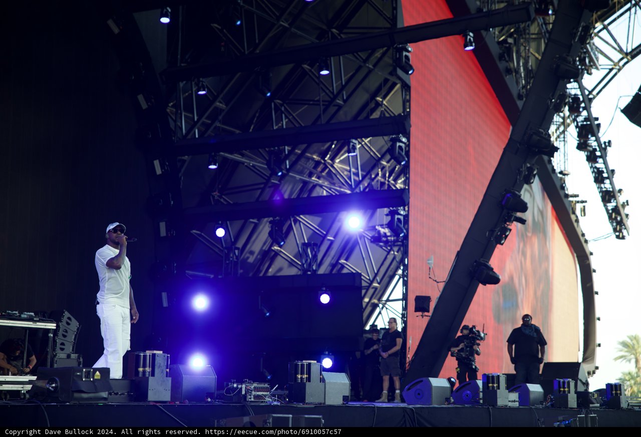 Enthralling Solo Performance at Coachella 2024